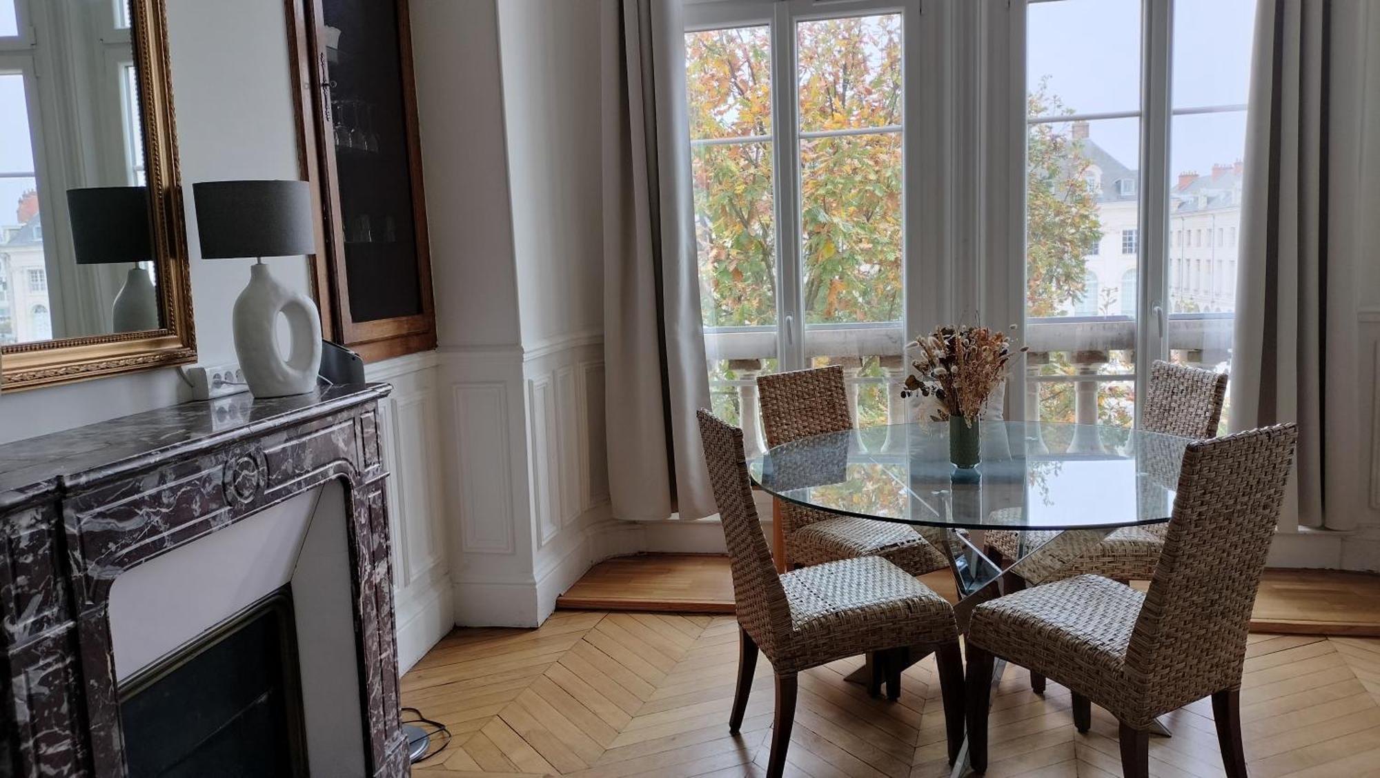 Appartement Avec Belle Vue Sur La Place Du Martroi Orléans Eksteriør bilde